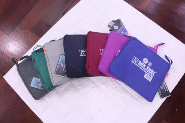 ao-mua-canh-doi-son-thuy-co-kinh-k7-ck-3-600x400-1 Áo mưa cánh dơi Sơn Thủy có kính K7 CK - Ảnh 4